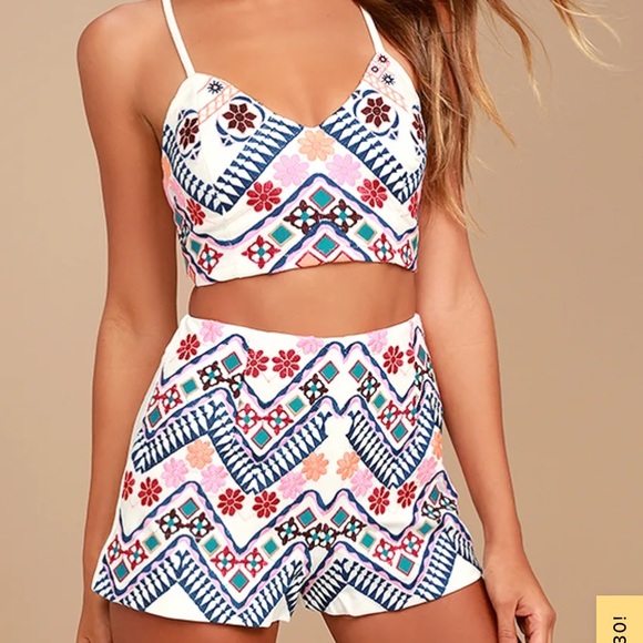 Lulus Tops - Brand new never worn lulus 2 piece crop outfit